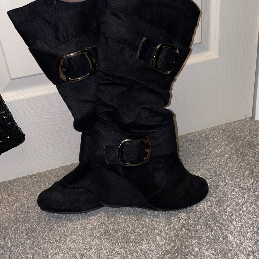 Black wedge boots. Worn twice. Good condition